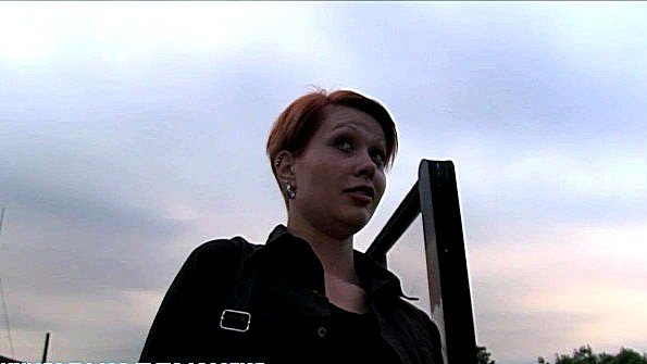 Чешское: быстро трахает большим хуем