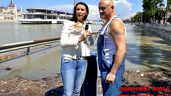 Красотки: старик трахает молодую девку