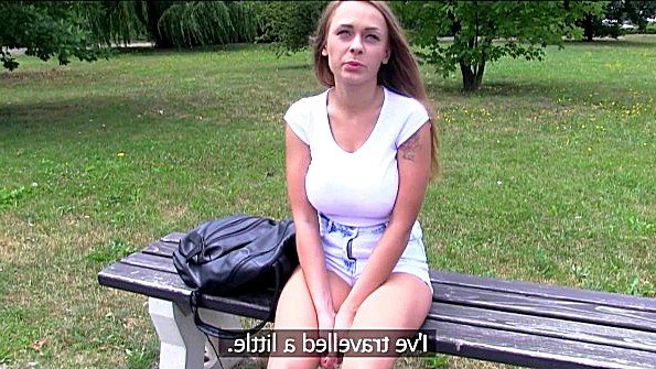 Русское: трахают женщины в очках