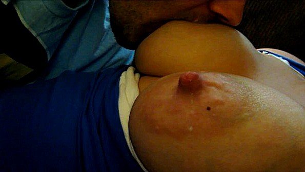 жестко ебет и снимает