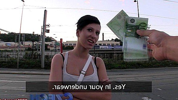 отец трахает спящую сестру