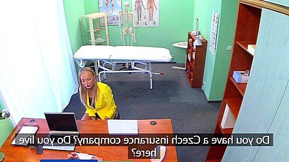 Лесбиянки: женщины трахают друг друга